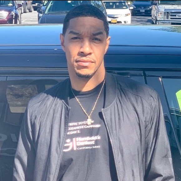 Meet your Posher, J - Picture 2 of 2